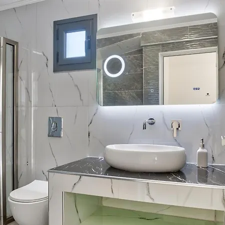 Mandala Seafront فندق لاغاناس