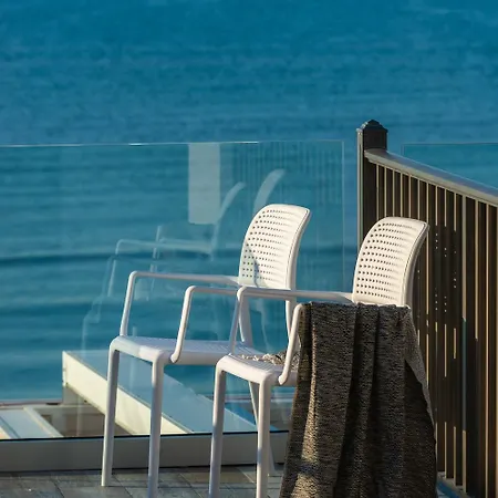 فندق Mandala Seafront 3*