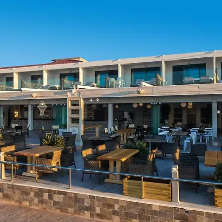 فندق Mandala Seafront لاغاناس