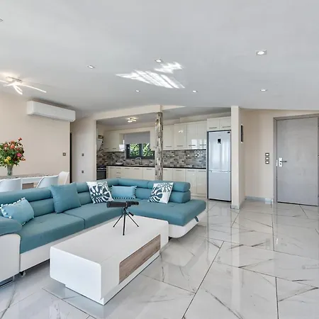 Mandala Seafront Laganász