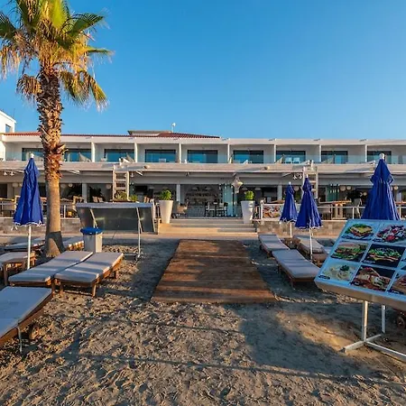 Mandala Seafront מלון לגאנאס