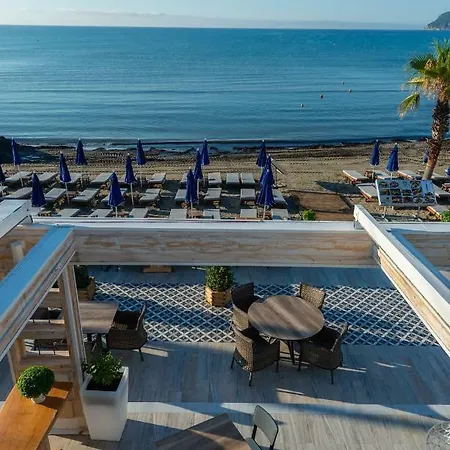 Mandala Seafront מלון לגאנאס