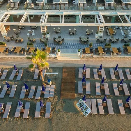 מלון Mandala Seafront