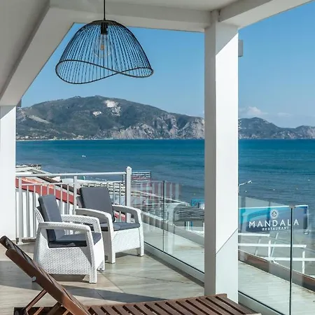 מלון Mandala Seafront 3*