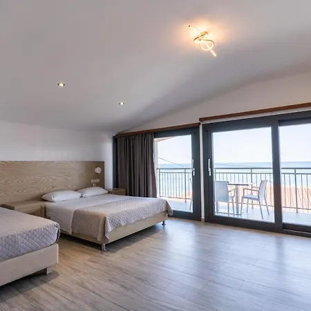 Hotel Mandala Seafront 3*