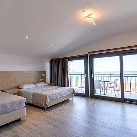 Hotel Mandala Seafront 3*