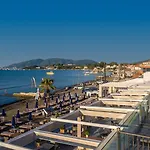 Hotel Mandala Seafront 3*